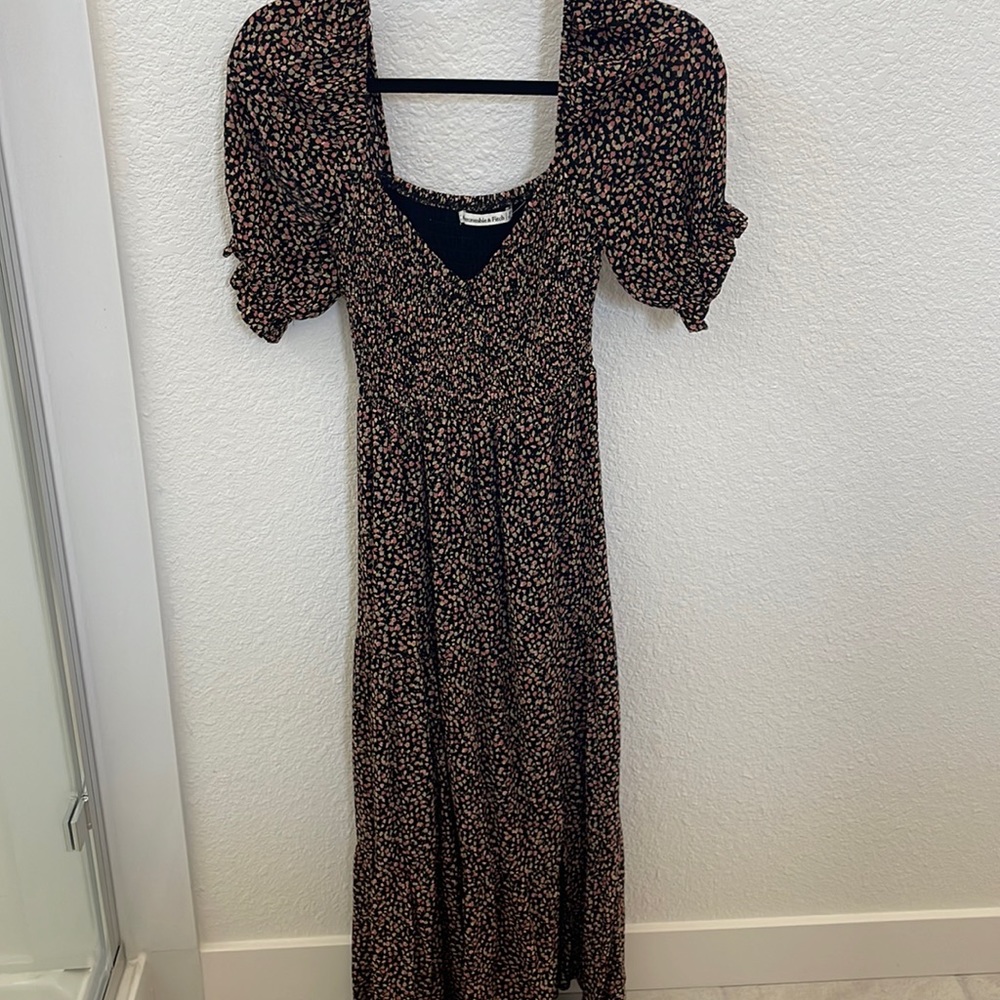 XS Abercrombie and ditch midi dress with slit